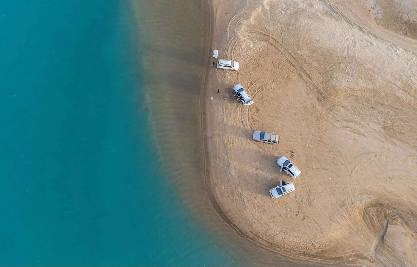 Al Rashed Beach Meet Saudi Arabia’s Al-Masdoud Beach Where Desert Chases Sea - lucire