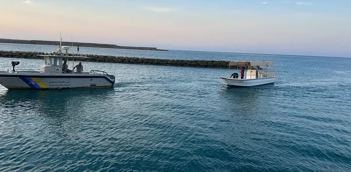 Border Guard Rescues Stranded Citizens at Sea