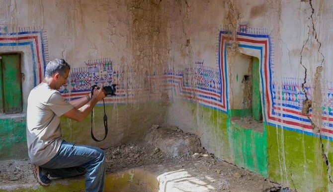 Saudi Artist Documents Al-Qatt Al-Asiri Art over Decades 