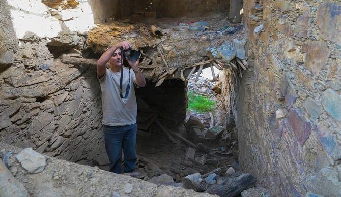 Saudi Artist Documents Al-Qatt Al-Asiri Art over Decades 