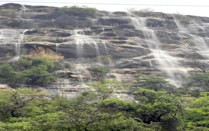 Kahlah: Aseer’s Hidden Gem of Waterfalls, Verdant Landscapes, Towering Peaks