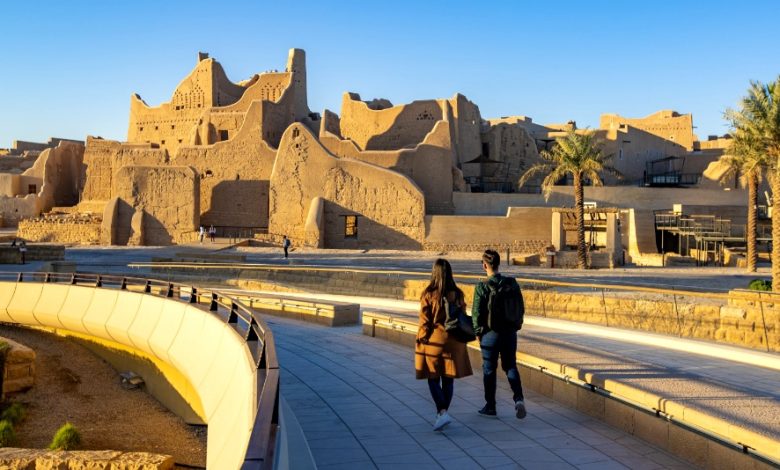 Saudi Arabia, Russia Sign Mutual Visa Exemption Agreement