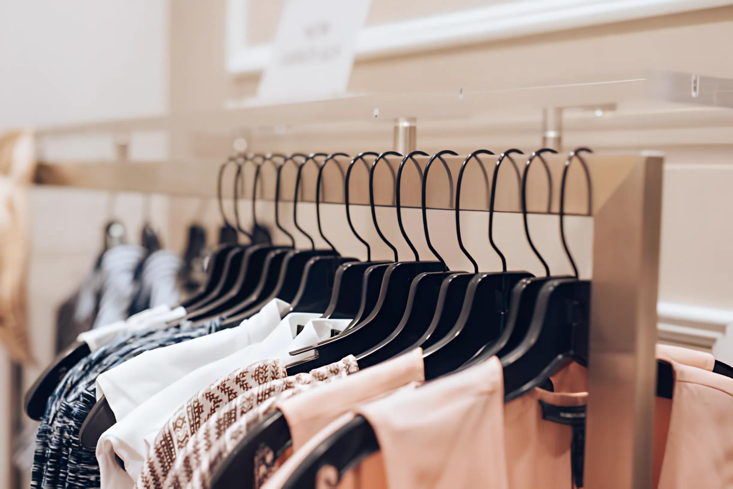 Fashion Trends: Social Mirrors