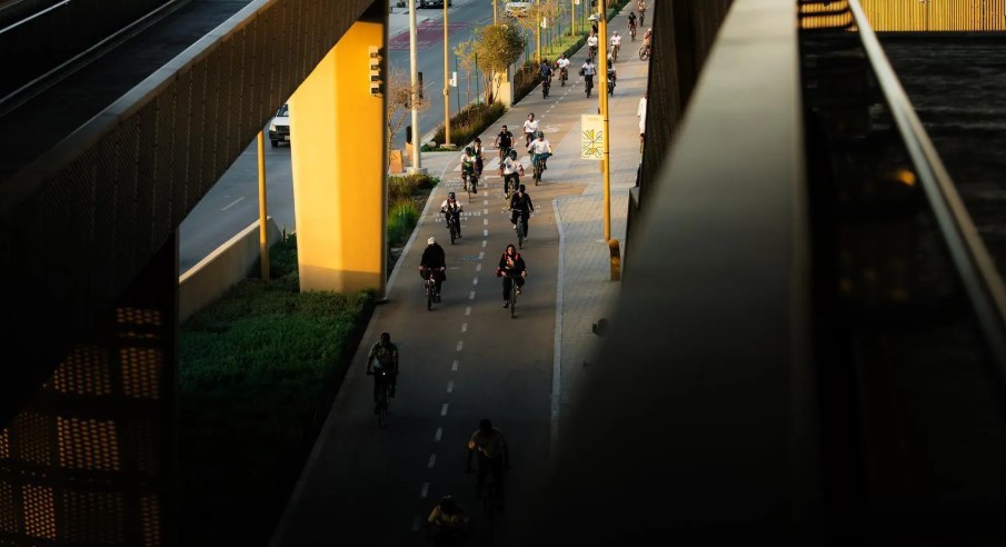 Sports Boulevard Cycling Tour Draws 500 Participants